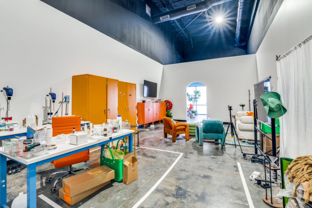 Madewell Spaces co-warehousing interior in Carrollton, TX