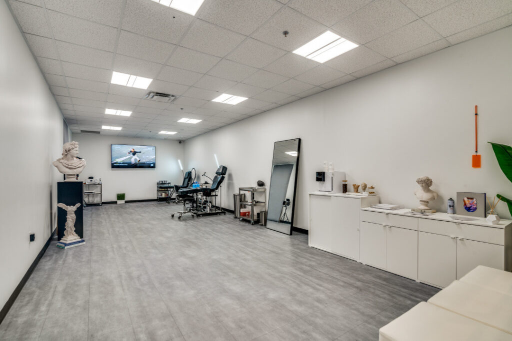 Madewell Spaces co-warehousing interior in Carrollton, TX